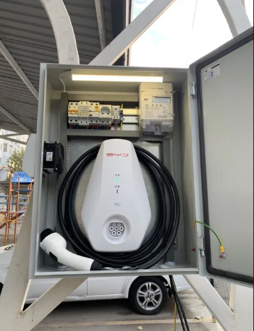 Установка зарядного устройства для электромобиля